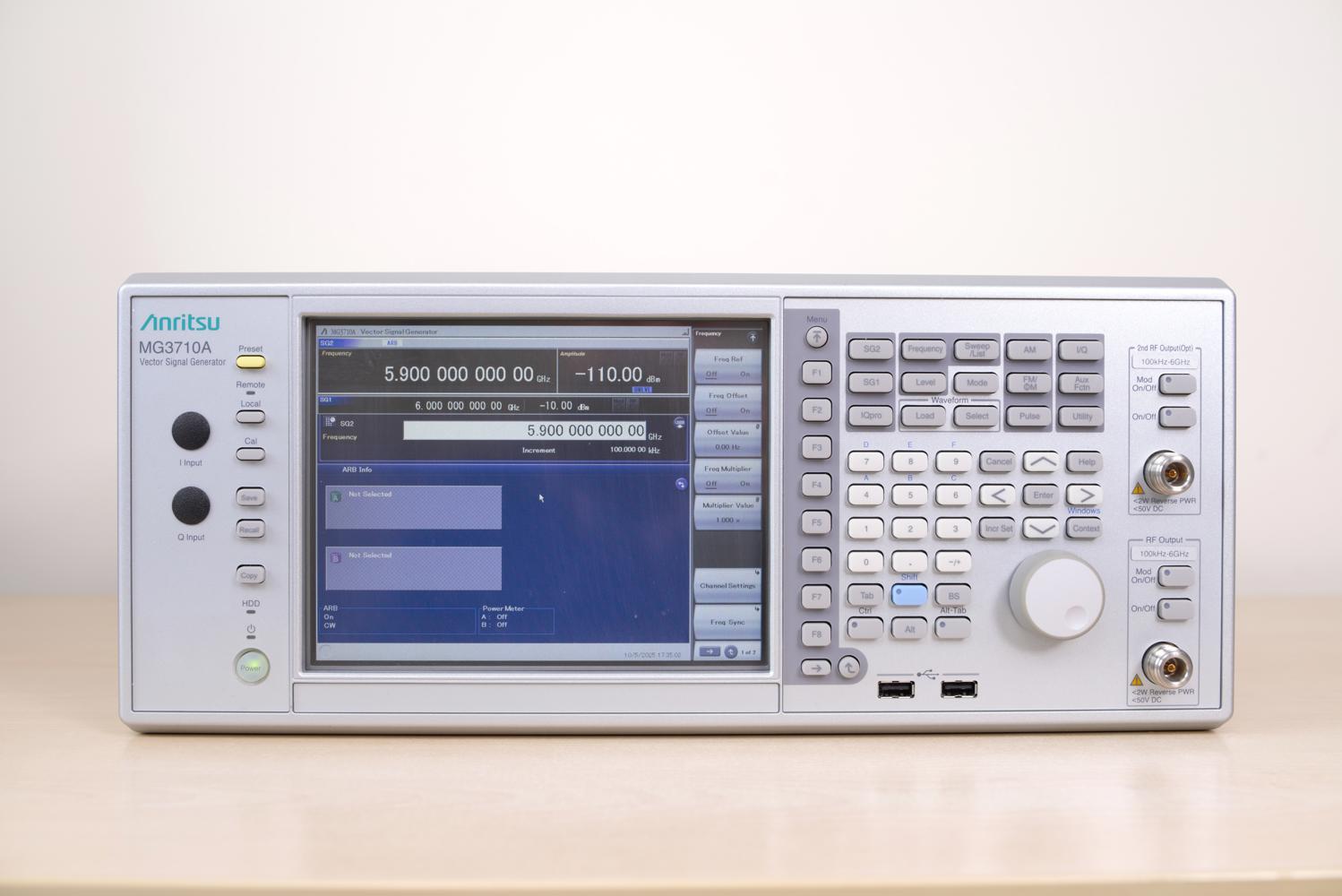 Генератор сигналов Anritsu 3710